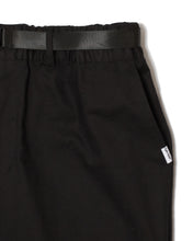 画像をギャラリービューアに読み込む, #ADJUSTABLE CROPPED CHINO PANTS - BLACK