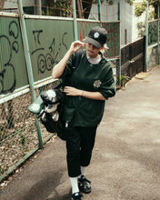 画像をギャラリービューアに読み込む, #ADJUSTABLE CROPPED CHINO PANTS - GREEN