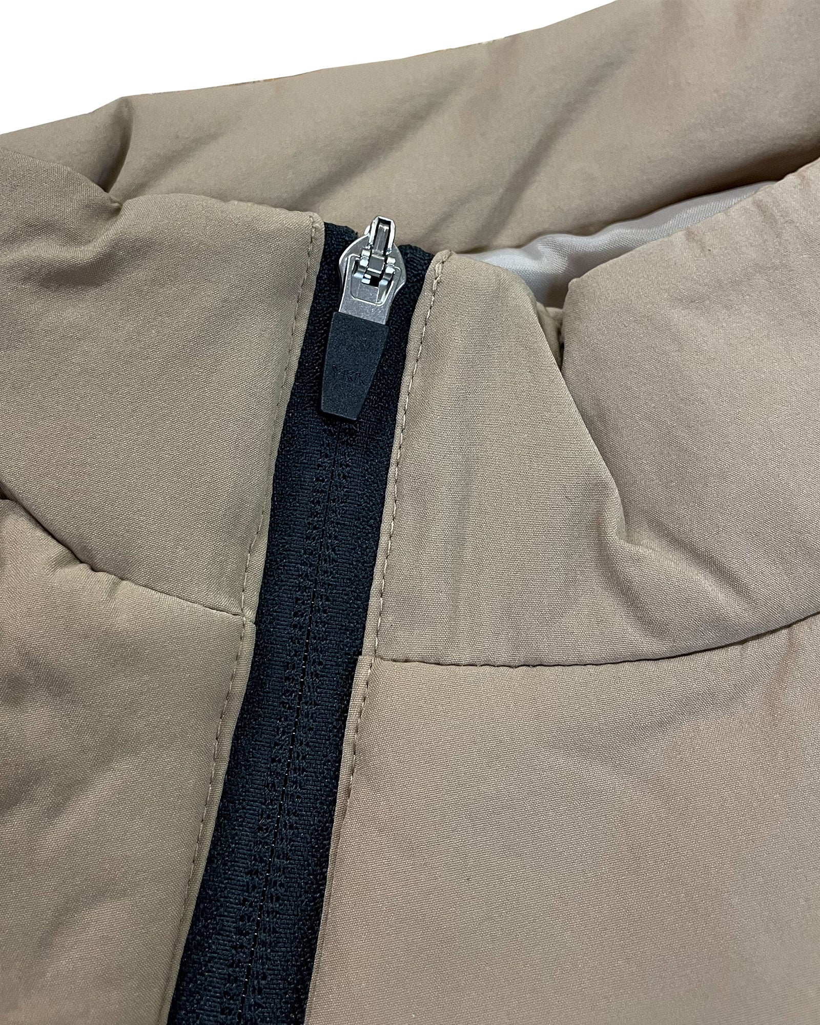 NAGG DIAGONAL ZIP PUFFER VEST - BEIGE – Mid 90s Club